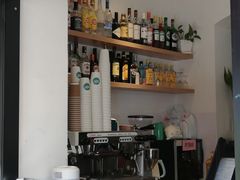 -WOW coffee