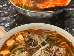 -粉八·云南米线·建水烧烤(常熟路店)