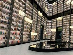 -上海虹桥中心爱琴海亚朵S酒店