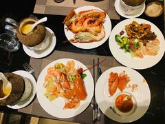 -大中华希尔顿酒店-念自助餐·嗨啤·小龙虾