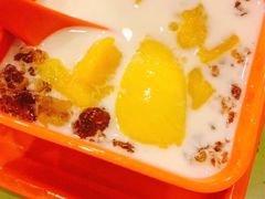 芒果鲜奶桃胶-顺记冰室(宝华路店)