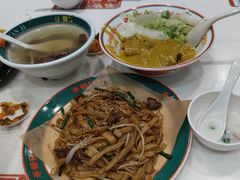 炒牛河-禾师兄·布拉肠(一德路店)
