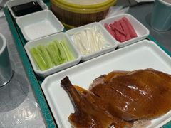 姚姚北京烤鸭-姚姚酸菜鱼·金戈戈香港豉油鸡(喜荟城联名店)