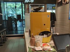 -麦当劳(轻轨曹杨路店)