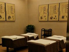 -灸春堂·艾灸·痛症·整脊连锁(之江银泰店)