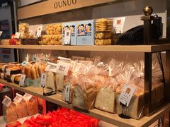 面包甜点陈列柜-欧诺爱烘焙(高新万达店)
