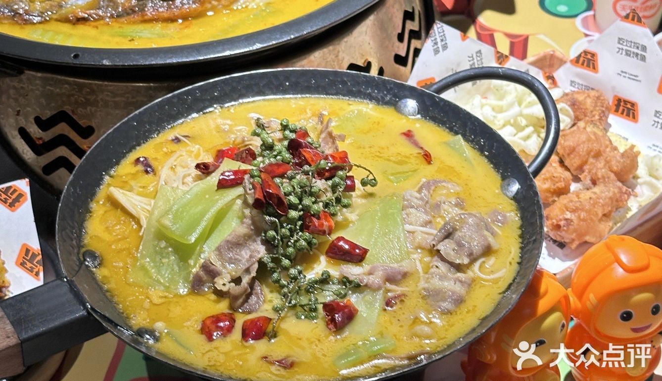 我宣布，探鱼就是我们约会的小基地了