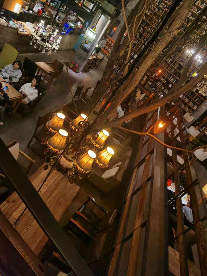 漫咖啡(浏阳河店)-"轻工业与现代风混搭的装修风格是比较耐看 .