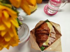 火腿芝士羊角三明治-OUR Bakery(SKP-S店)