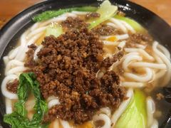 -丽虹云南过桥米线(兴工街店)