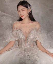 -觅白婚纱礼服馆