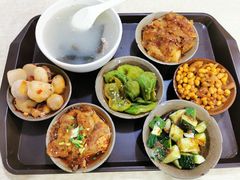 -董哥山城碗碗香(美专校街店)