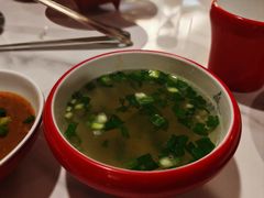 -毛辣果·贵州红酸汤牛肉火锅(西单店)