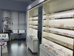 -视野联行眼镜•蔡司•依视路(温江店)