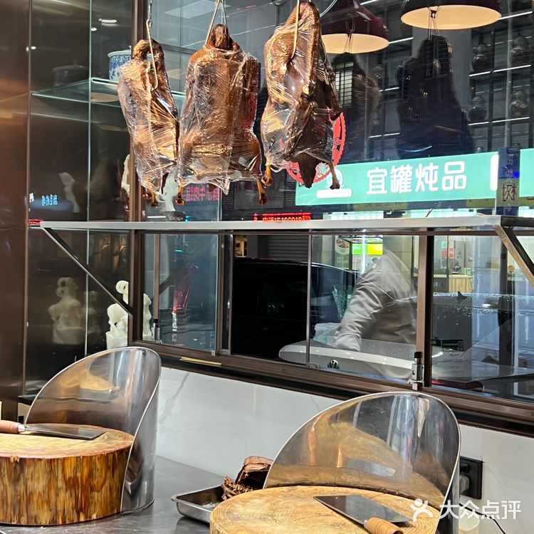 来泉州一定要来这家老牌海鲜餐厅吃烤鹅！