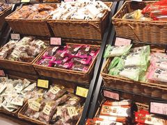 零售区-来伊份(香积寺路店)