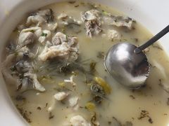 -严记小天府酸菜鱼(西四路店)