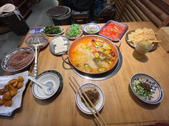 -洱火云南酸菜牛肉火锅(石景山当代商城店)