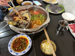 -重庆风光老灶火锅城(同德广场店)
