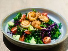 羽衣甘蓝牛油果鲜虾沙拉-Maxpoint Kitchen 西餐咖啡(乐峰广场店)