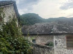 -高荡千年布依古寨旅游景区