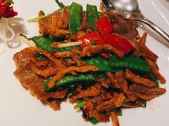 荷兰豆菜圃炒牛肉-皇朝会.经典传统粤菜(外滩店)