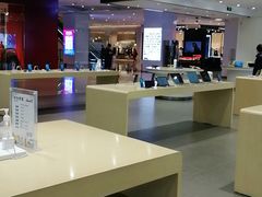 -华为授权体验店(中山公园来福士)