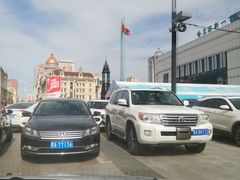 -新一百-地面停车场