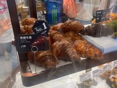 焦糖牛角酥-PAPER STONE BAKERY(天汇广场店)