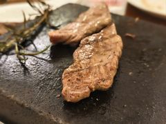 自主火山岩石烤羔羊里脊肉-Entrecôte 法国牛扒馆(保利·时光里店)