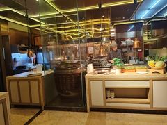 -大中华希尔顿酒店-念自助餐·嗨啤·小龙虾