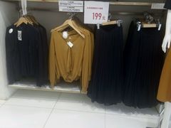 -优衣库(北京万柳华联购物中心店)