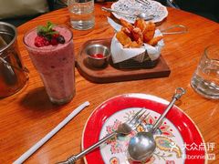 -I HOLIC艾豪丽披萨(KKone店)