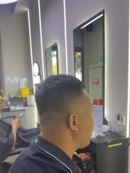 -尤司男士国潮理发馆