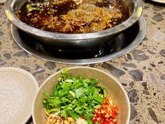 全红味锅底-肖肖酸萝卜鱼火锅(总店)