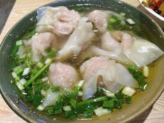 清汤抄手-梁记肥肠粉(宽窄巷子店)
