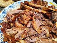 -老天桥酱肉烧饼夹肘子(天桥店)