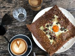 鸡蛋蘑菇熏肉荞麦可丽饼-RAC BAR(安福路店)