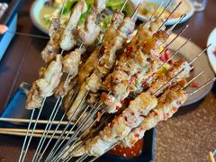 -曼听小寨海鲜烧烤·大连辣炒大王(盖州街店)