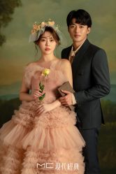 -现代经典婚纱摄影