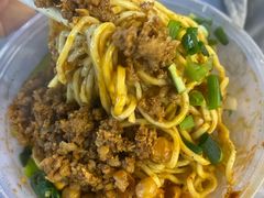 -爆炸头阿姨小四川正宗川味小吃(无任何分店)