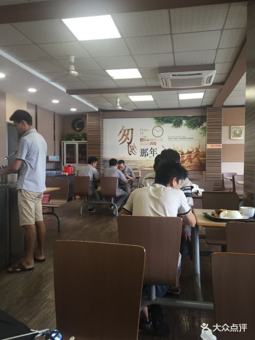 美乐康自选快餐(民治店)图片 第5张