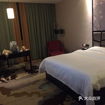 隔音超差，完全听到隔壁房间在做什么