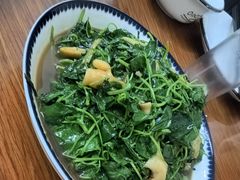 -胡子饮食店