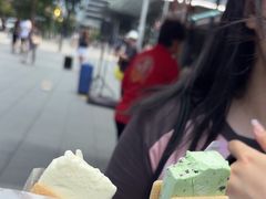 -詹爷爷乌节路街头冰淇淋
