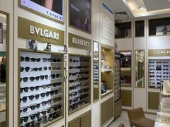 -美式眼镜·授权蔡司.依视路.尼康.豪雅.明月(人民广场店)