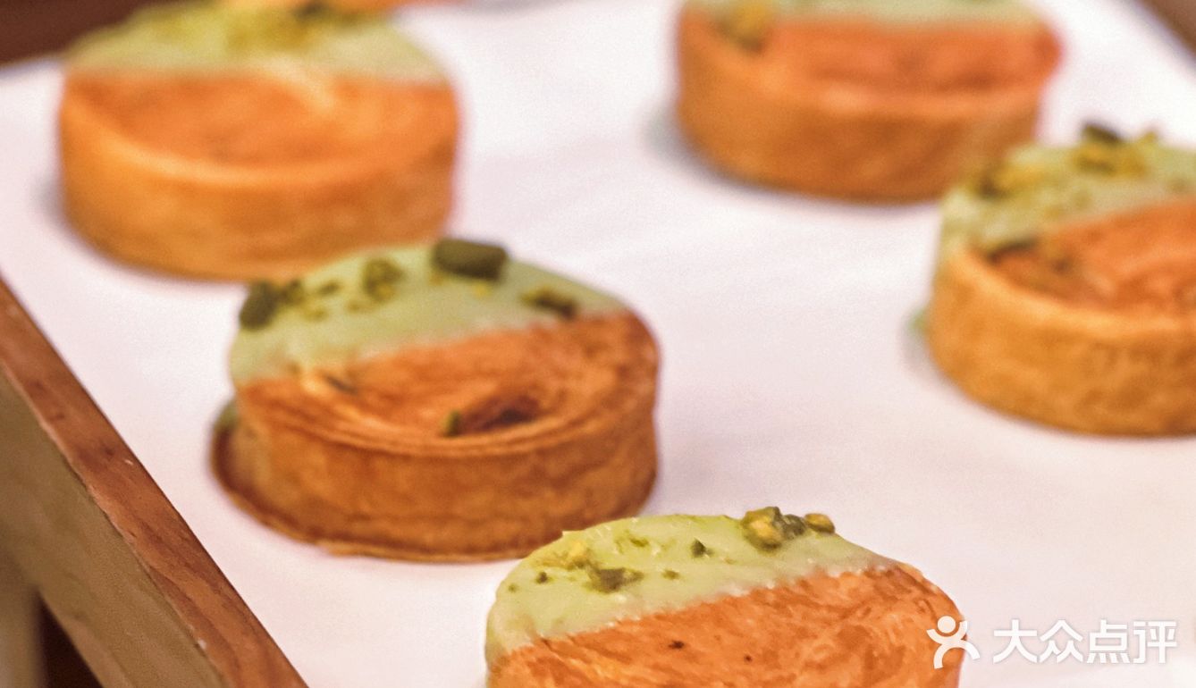 上海外滩老钱风奢牌酒店，竟然吃到繁花同款油墩子！