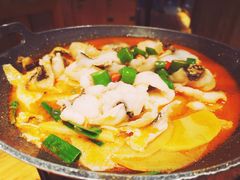 -老滇山寨•云南特色菜•地方菜•民族风情歌舞表演(金碧店)