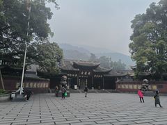 -峨眉山报国寺