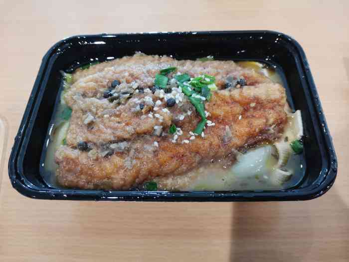 炅爸爸无骨烤鱼饭(三林店)-"地铁三林4号口出来,步行几分钟就到,是新.